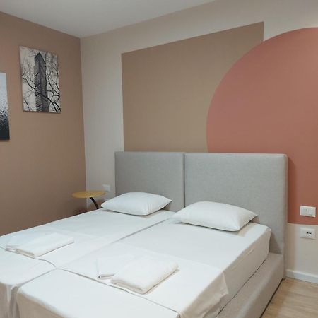 Center Cozy Nest Hotel Tirana Exterior photo